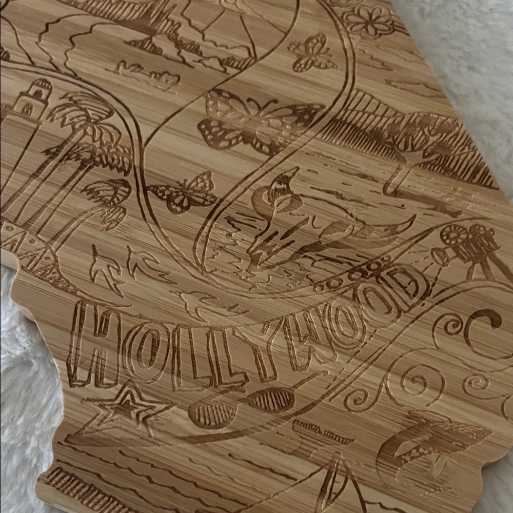 CUTTING
& SERVING
BOARD
Hand wash only with warm water and mild detergent - Picture 7 of 13